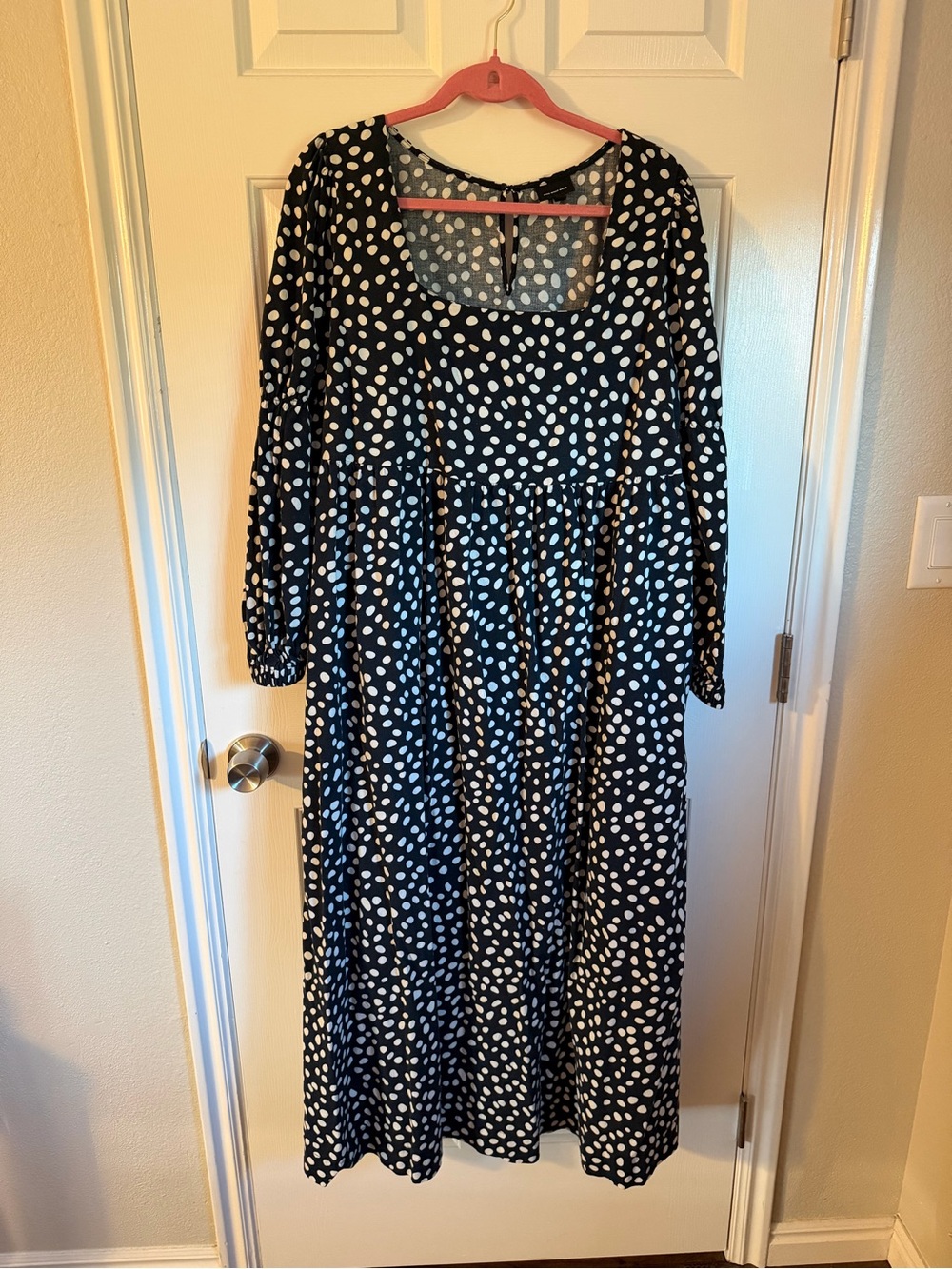Who What Wear Black and White Dot Dress - Picture 2 of 4
